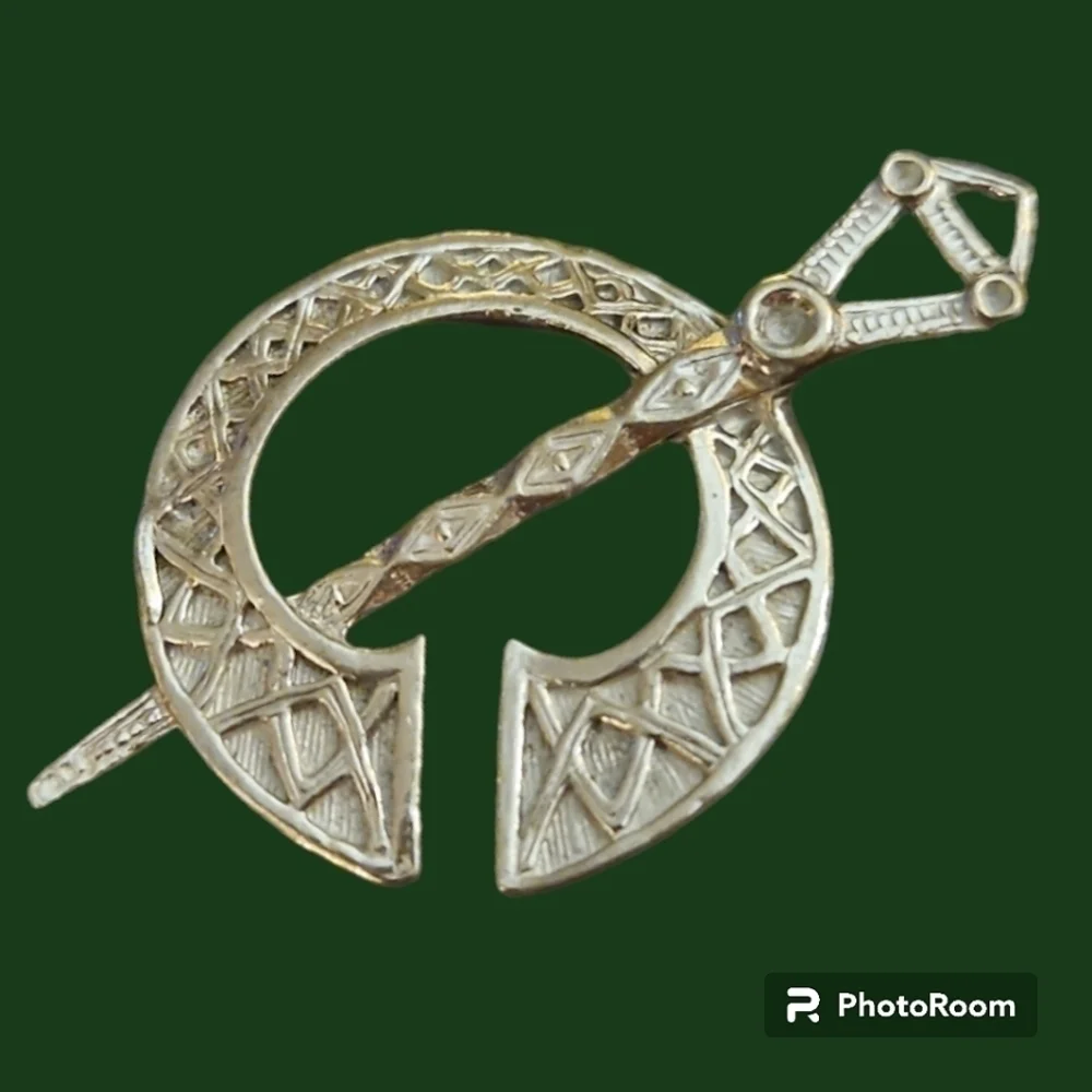 Vintage 1970s Silvertone Celtic Sword and Shield Unisex Brooch Pin
